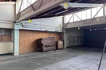 1,165m² Bulk-Stacking Warehouse