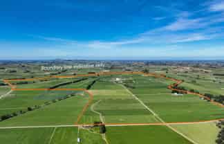 374 Winton Channel Road, Benmore