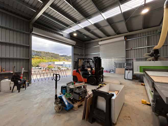 Warehouse - Brand New with Visibility