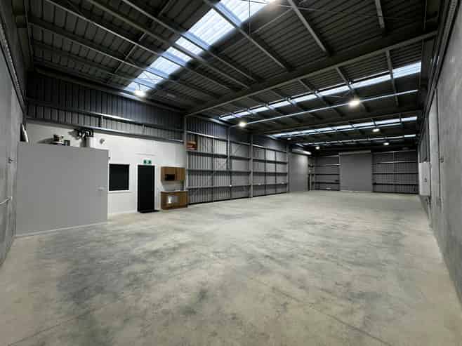 Warehouse - Brand New with Visibility