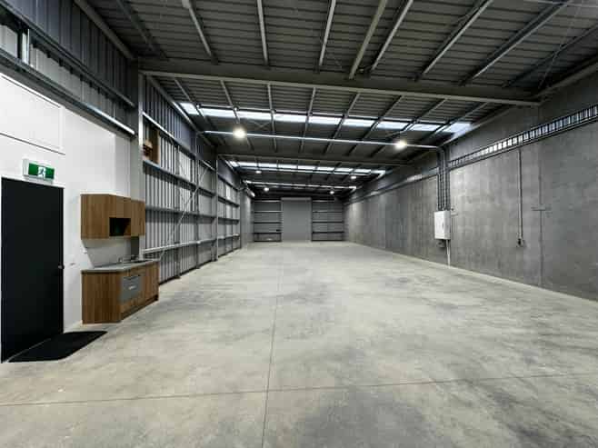 Warehouse - Brand New with Visibility