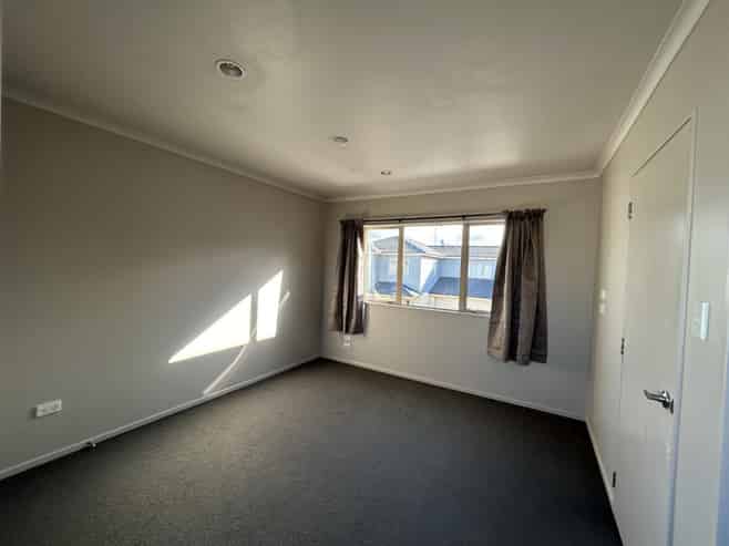 7 Gary John Lane, Frankton