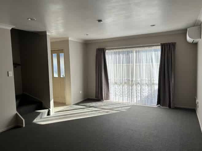 7 Gary John Lane, Frankton