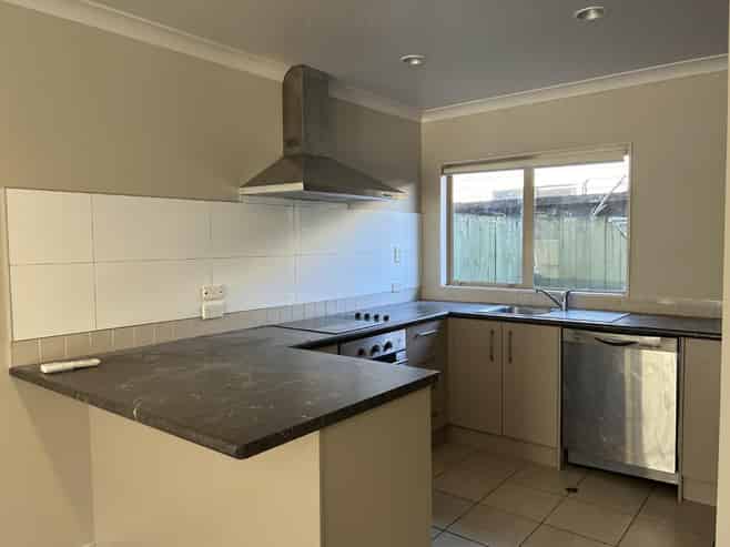 7 Gary John Lane, Frankton