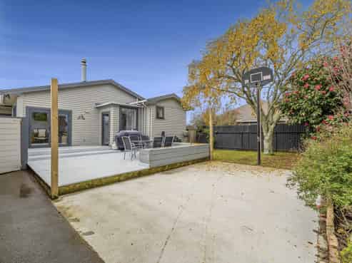 41 Swansea Road, Stratford