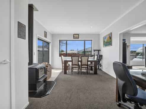 41 Swansea Road, Stratford