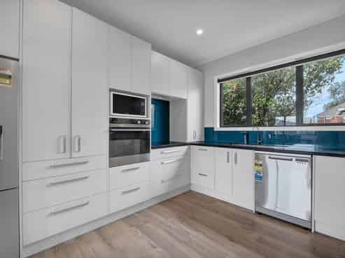41 Swansea Road, Stratford