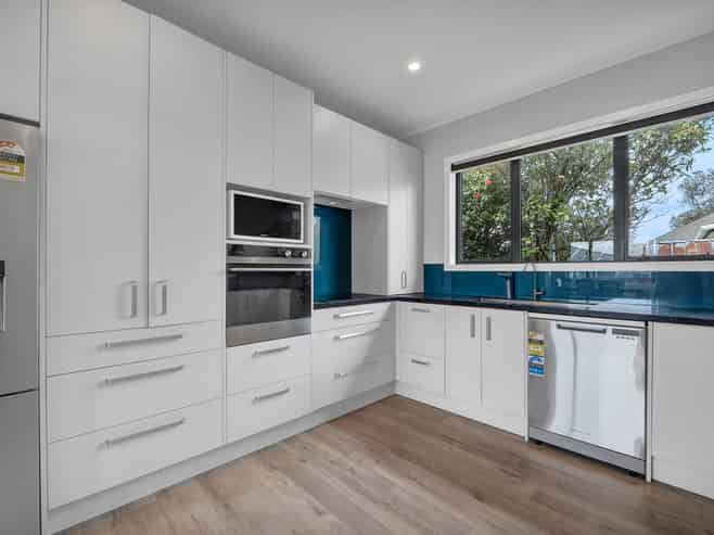 41 Swansea Road, Stratford