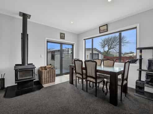 41 Swansea Road, Stratford