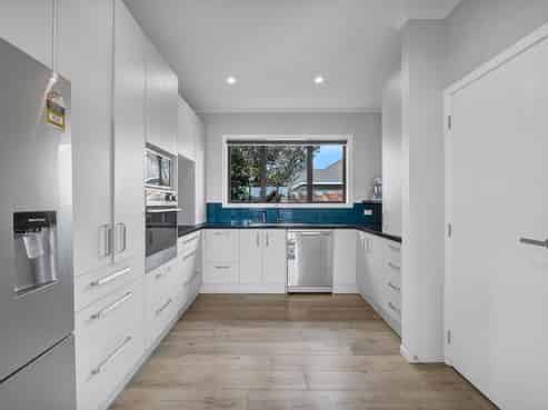 41 Swansea Road, Stratford