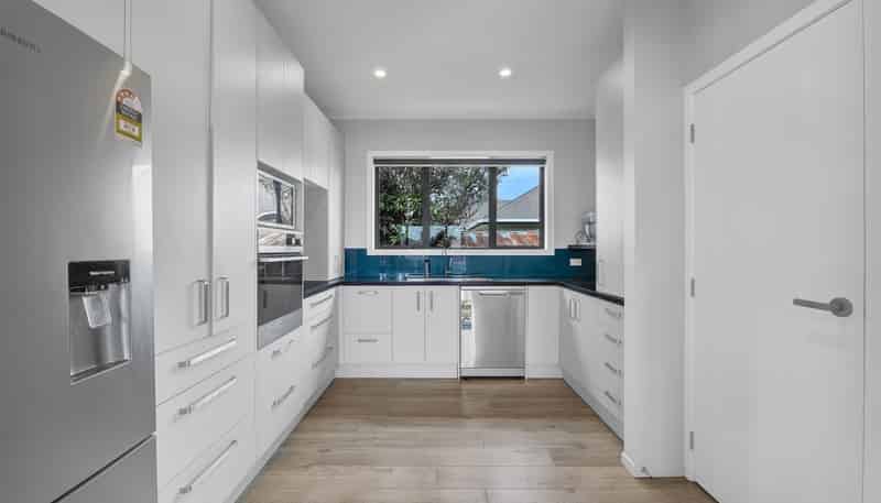 41 Swansea Road, Stratford