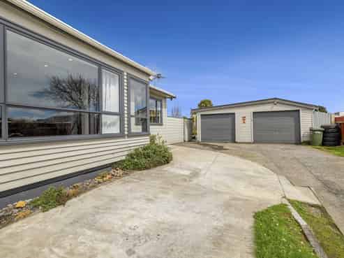 41 Swansea Road, Stratford