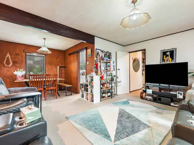 2 Yarra Place, Botany Downs