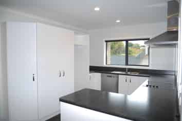 1 Toru St, Waikanae Beach
