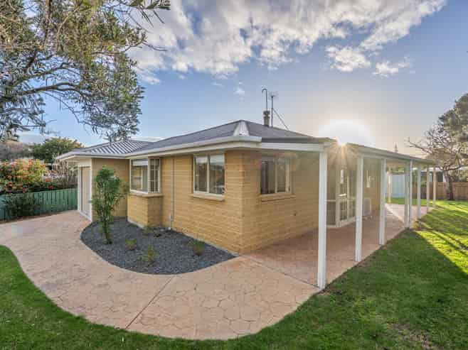 79 Norfolk Crescent, Otaki