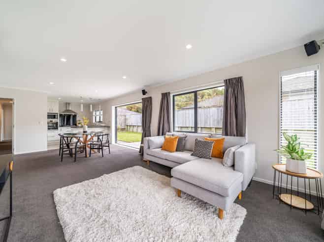 107 Riverstone Drive, Riverstone Terraces
