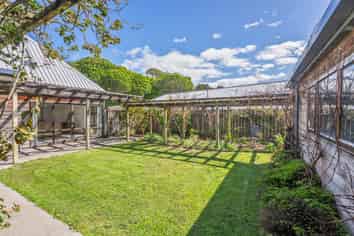 35 Oriwa Crescent, Otaki