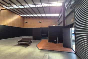 High Stud Industrial Warehouse Available Now