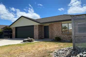 16 Waterford Park Drive, Papamoa