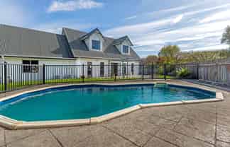 12 Ruru Avenue, Lytton West