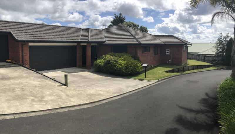 16 Highgrove Drive, Western Heights