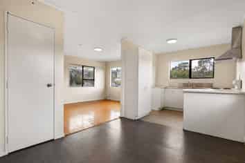 49-51 Meadowvale Rise, Titirangi