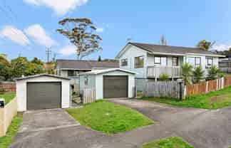 49-51 Meadowvale Rise, Titirangi