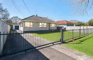 RARE OPPORTUNITY - PRIME COMMERCIAL SPACE

