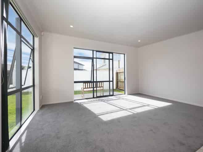 8a Charlenne Close, Ranui