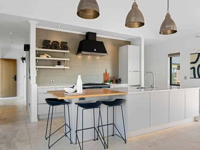 585 Coutts Island Road, Coutts Island