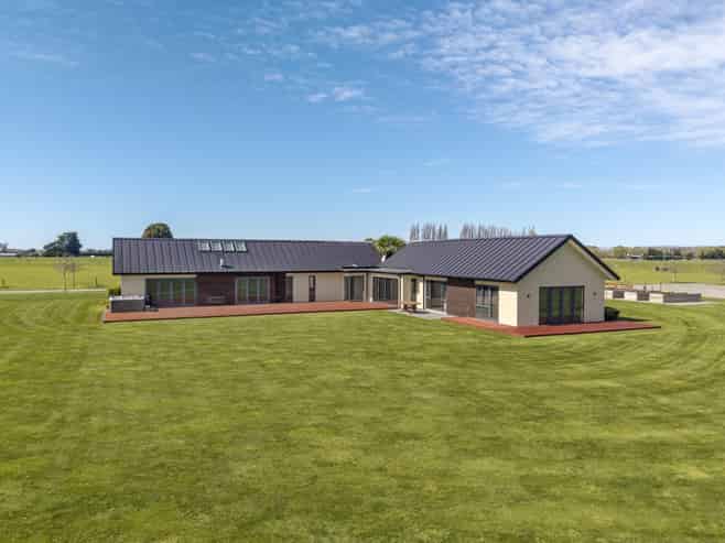 585 Coutts Island Road, Coutts Island