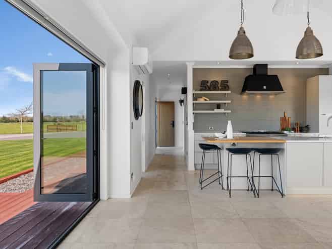 585 Coutts Island Road, Coutts Island