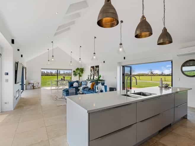 585 Coutts Island Road, Coutts Island