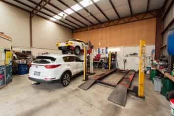 Industrial Warehouse For Lease