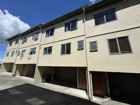 3/2 Onehunga Harbour Road, Onehunga