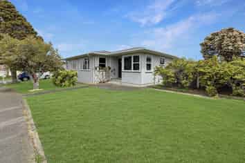59a Parkland Crescent , Terrace End