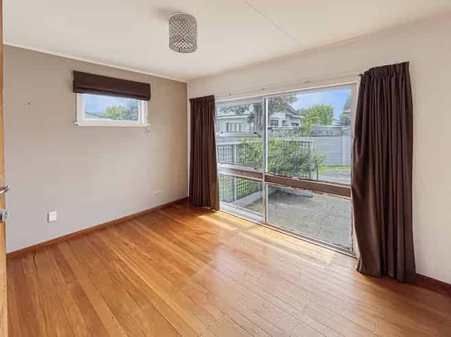 59a Parkland Crescent , Terrace End