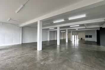 377M² BUILDING WITH 300M² YARD
