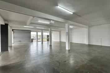 377M² BUILDING WITH 300M² YARD
