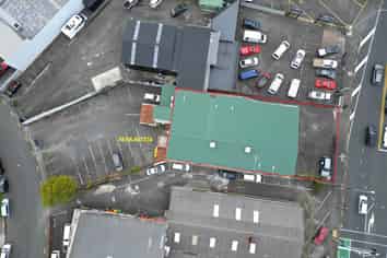 377M² BUILDING WITH 300M² YARD
