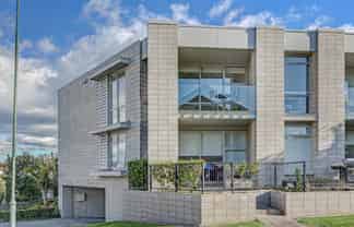 1 Bickerton Way, Flat Bush