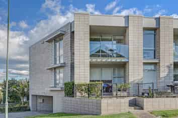 1 Bickerton Way, Flat Bush