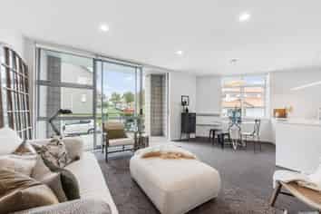 1 Bickerton Way, Flat Bush