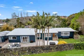 1 Melia Place, Stanmore Bay