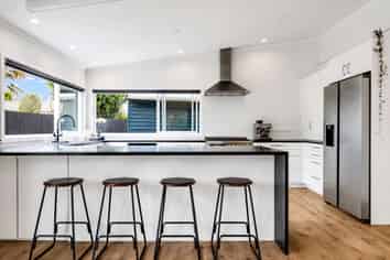 1 Melia Place, Stanmore Bay