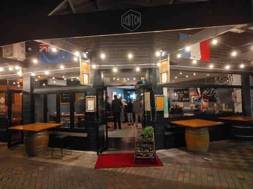 Stylish Restaurant Bar in Prime CBD Location