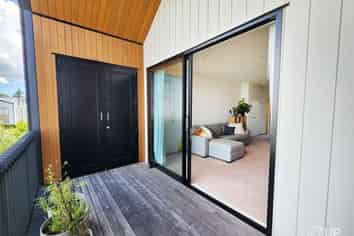 6/117 Buckley Avenue, Hobsonville
