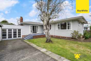 11 Graham Avenue, Te Atatu Peninsula