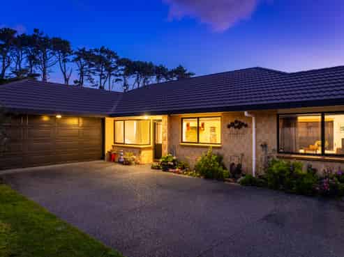 130 Weggery Drive, Waikanae Beach