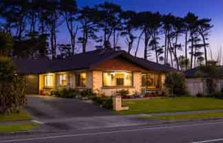 130 Weggery Drive, Waikanae Beach